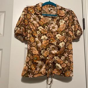 Vintage looking blouse size medium